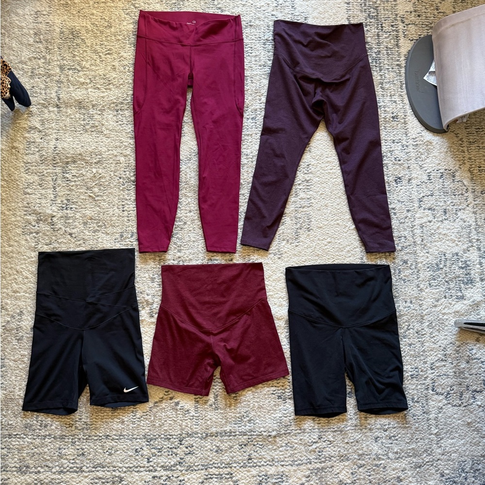 Lot of maternity activewear—Sz Small